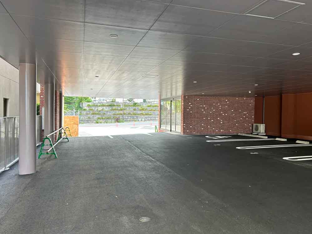 中央町レディースクリニック　駐車場